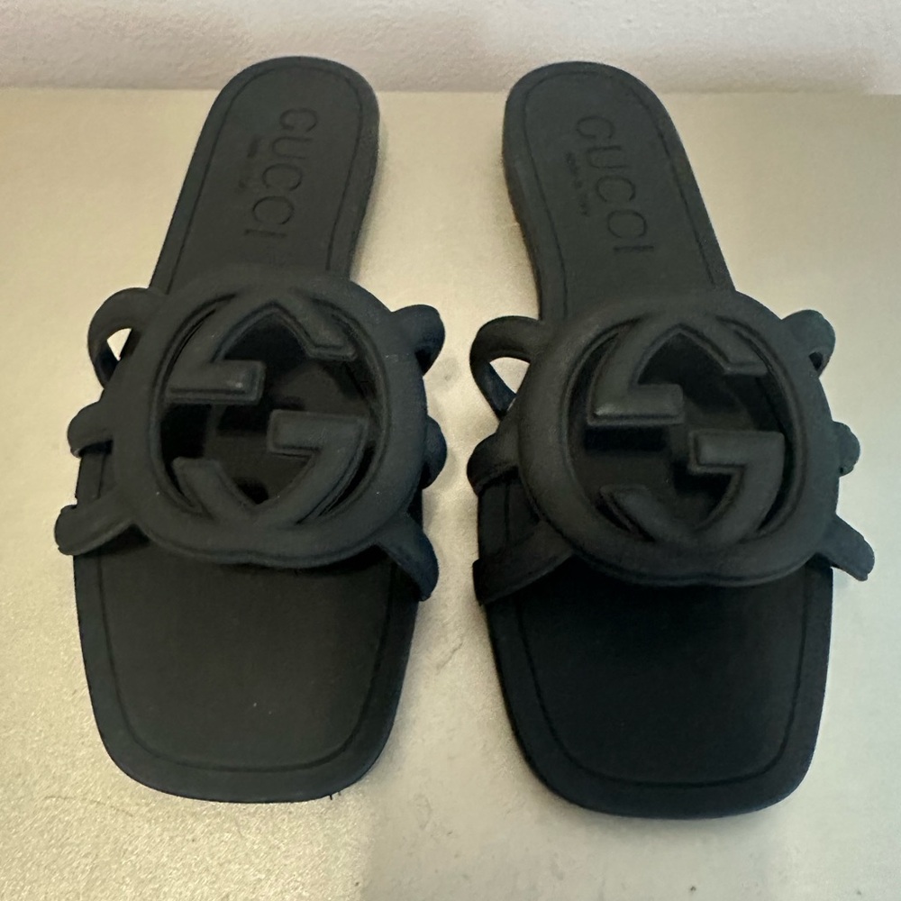Gucci Women's Interlocking G slide sandal size 7 - Picture 3 of 5